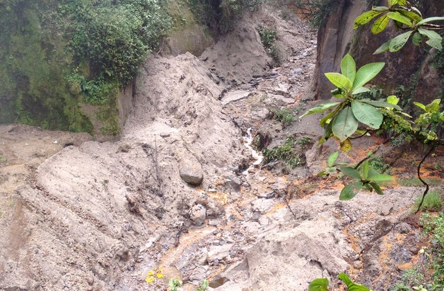 Deslizamiento activo en cañón — Tajumbina, Nariño